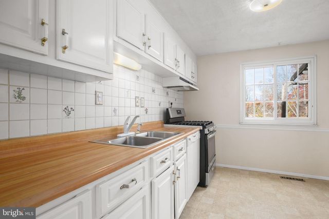 5068 MACNAMARA DR, Fredericksburg, VA 22407