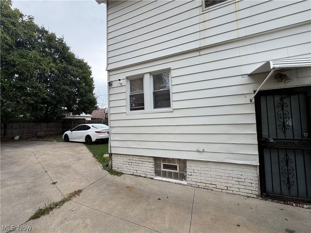 3482 W 88th Street, Cleveland, OH 44102