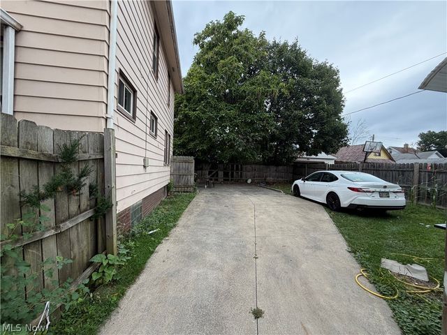3482 W 88th Street, Cleveland, OH 44102