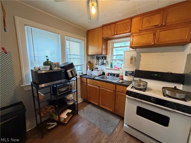 3482 W 88th Street, Cleveland, OH 44102
