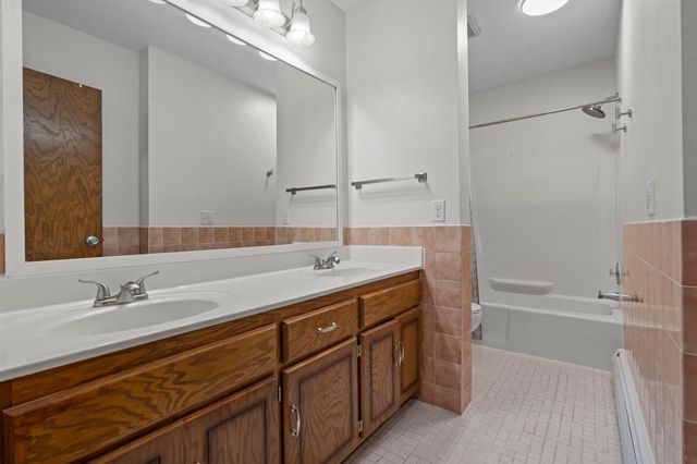 14847 Endicott Way 107, Apple Valley, MN 55124