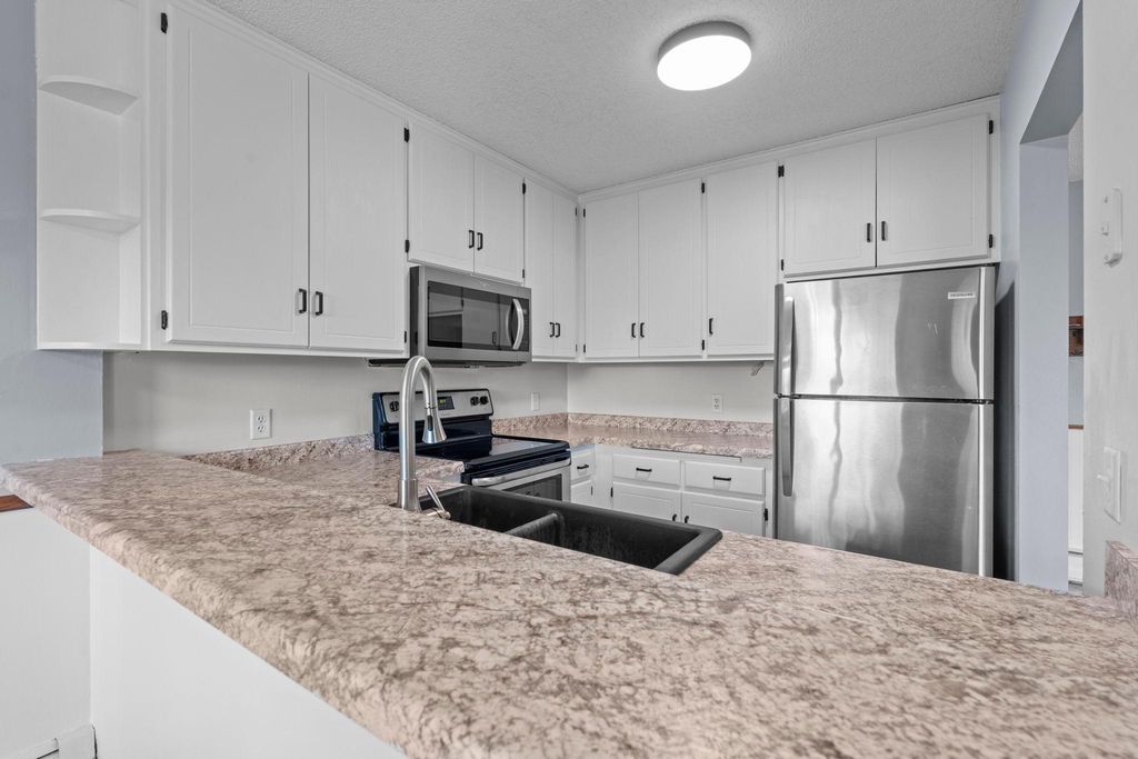 14847 Endicott Way 107, Apple Valley, MN 55124 — photo 5