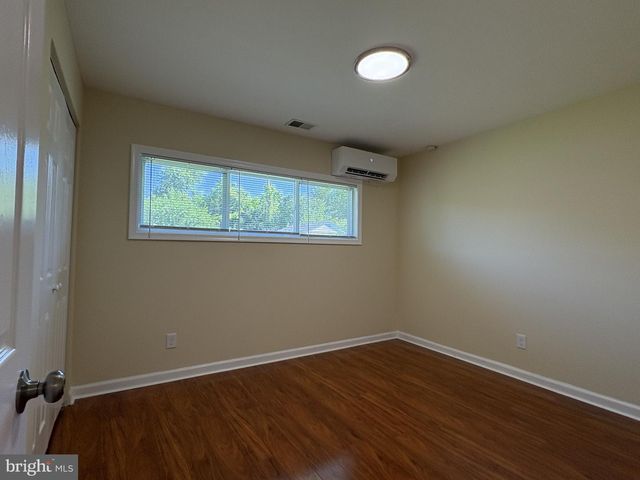52 CHAUCER DR, Newark, DE 19713