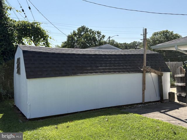 52 CHAUCER DR, Newark, DE 19713