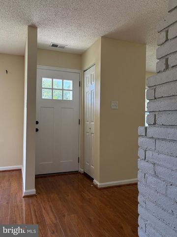 52 CHAUCER DR, Newark, DE 19713