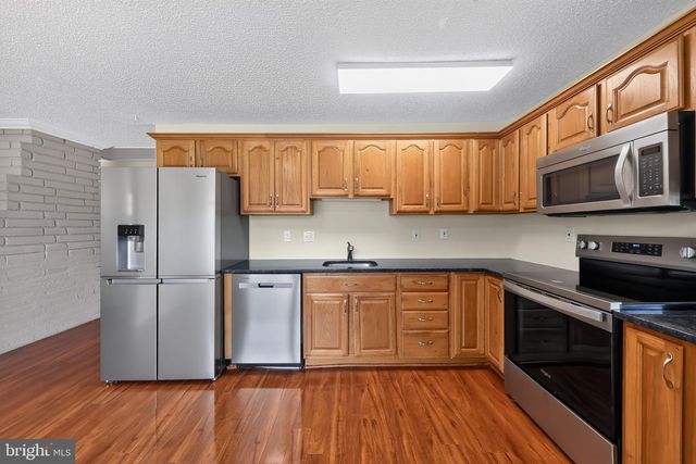 52 CHAUCER DR, Newark, DE 19713