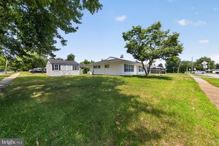 52 CHAUCER DR, Newark, DE 19713