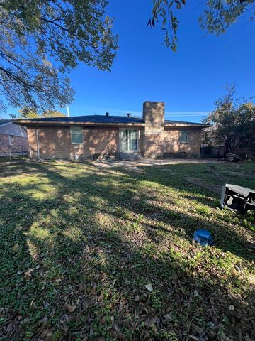 2419 N Prairie Creek Road, Dallas, TX 75227