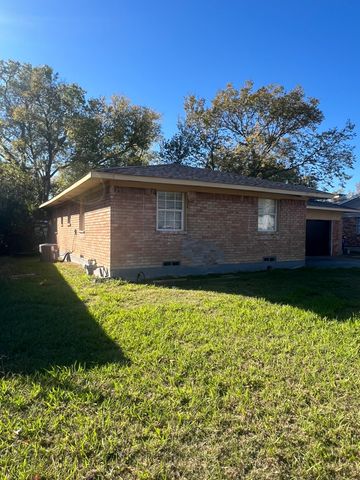 2419 N Prairie Creek Road, Dallas, TX 75227