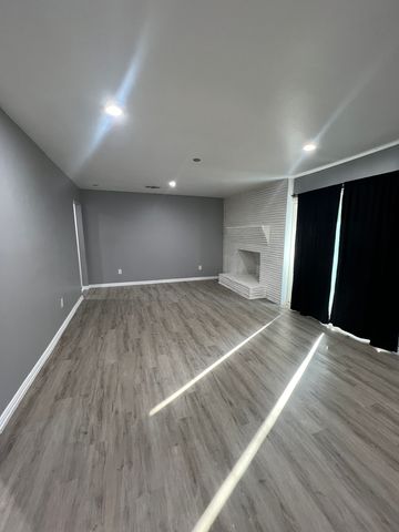 2419 N Prairie Creek Road, Dallas, TX 75227