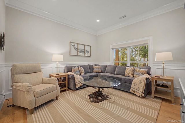 40 Hamilton Drive, Chappaqua, NY 10514