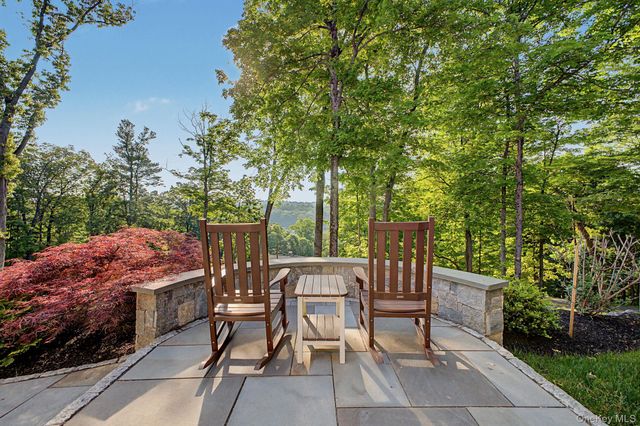 40 Hamilton Drive, Chappaqua, NY 10514