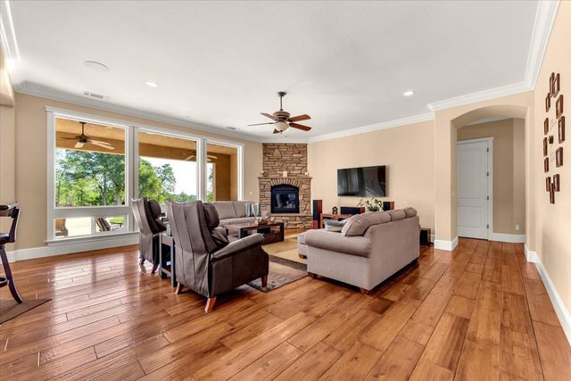 16280 Canto de las Lupine Dr, Redding, CA 96001