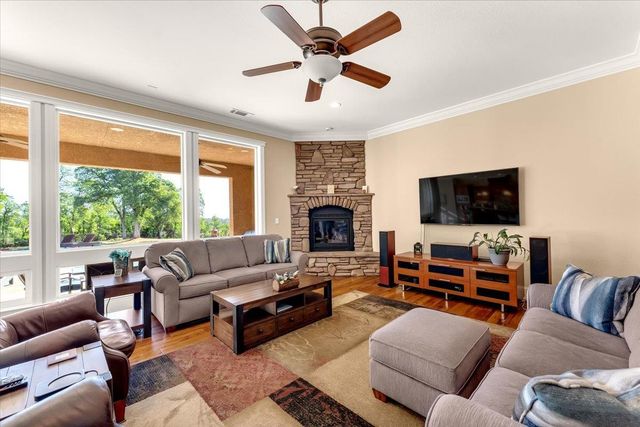 16280 Canto de las Lupine Dr, Redding, CA 96001