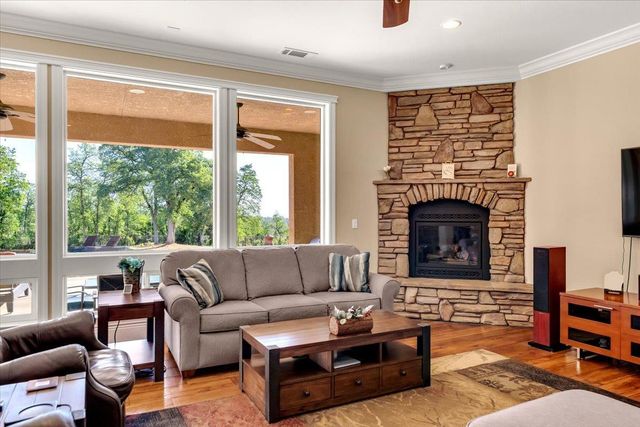 16280 Canto de las Lupine Dr, Redding, CA 96001