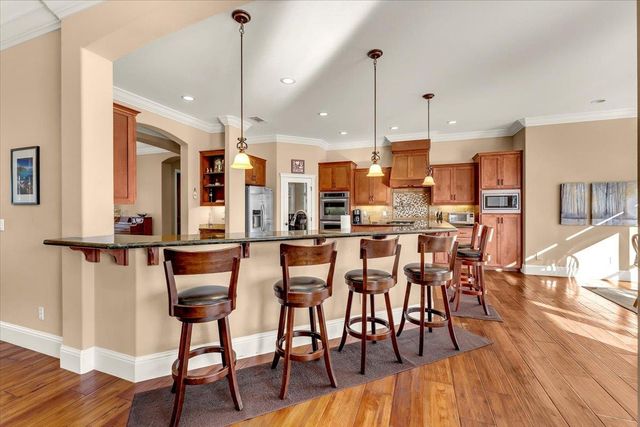 16280 Canto de las Lupine Dr, Redding, CA 96001