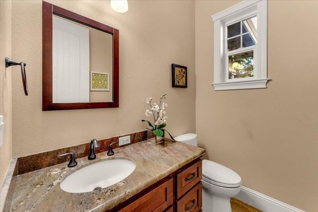 16280 Canto de las Lupine Dr, Redding, CA 96001