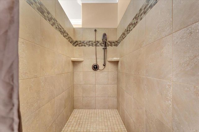 16280 Canto de las Lupine Dr, Redding, CA 96001