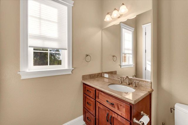 16280 Canto de las Lupine Dr, Redding, CA 96001