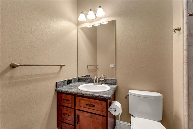 16280 Canto de las Lupine Dr, Redding, CA 96001