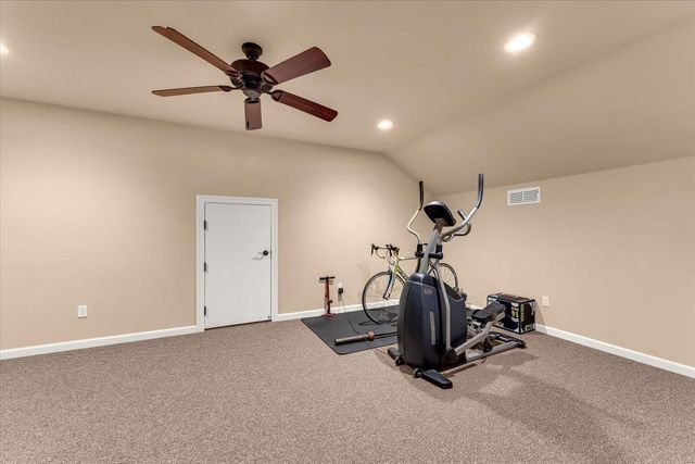 16280 Canto de las Lupine Dr, Redding, CA 96001