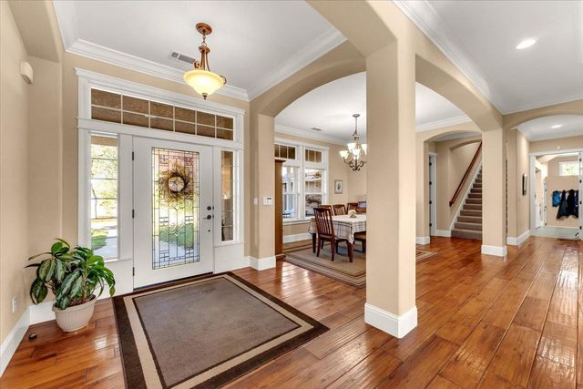 16280 Canto de las Lupine Dr, Redding, CA 96001