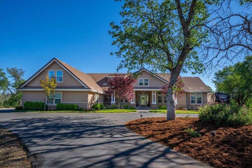 16280 Canto de las Lupine Dr, Redding, CA 96001