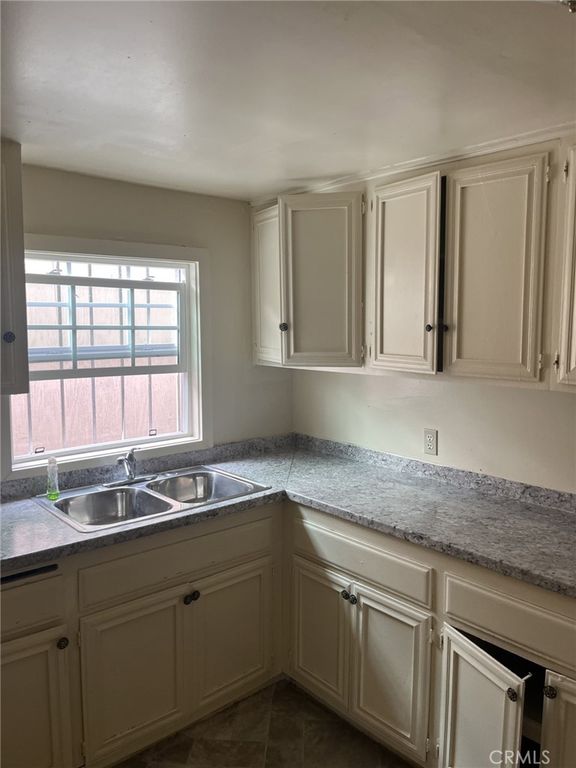6600 Holmes Avenue, Los Angeles, CA 90001 — photo 4