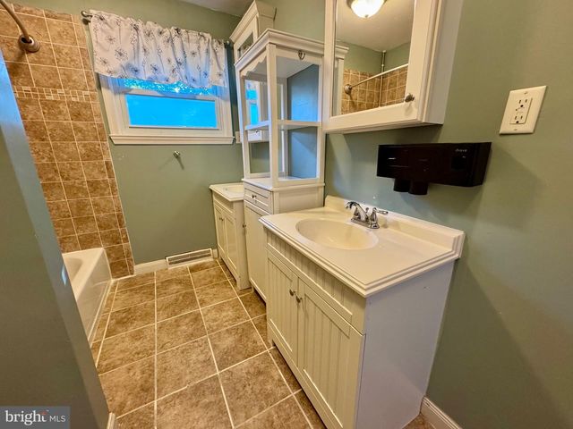 103 LAKEVIEW BLVD, Browns Mills, NJ 08015