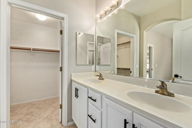 2760 E CARLA VISTA Drive, Chandler, AZ 85225