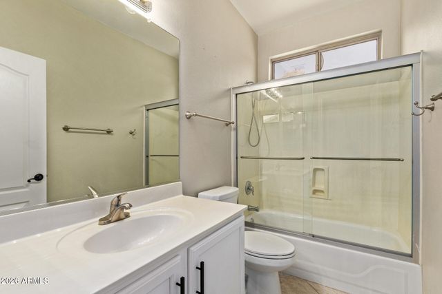 2760 E CARLA VISTA Drive, Chandler, AZ 85225