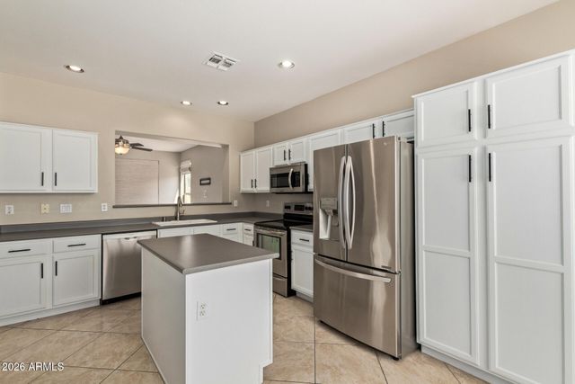 2760 E CARLA VISTA Drive, Chandler, AZ 85225