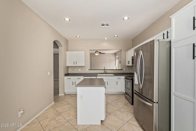 2760 E CARLA VISTA Drive, Chandler, AZ 85225