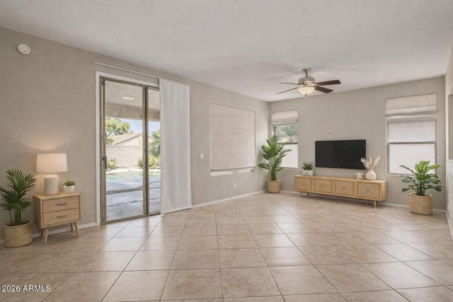 2760 E CARLA VISTA Drive, Chandler, AZ 85225