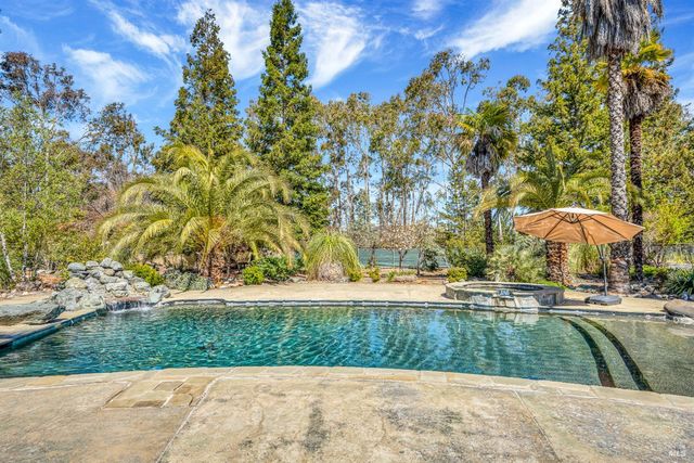 3125 Ranch Ct, Lakeport, CA 95453
