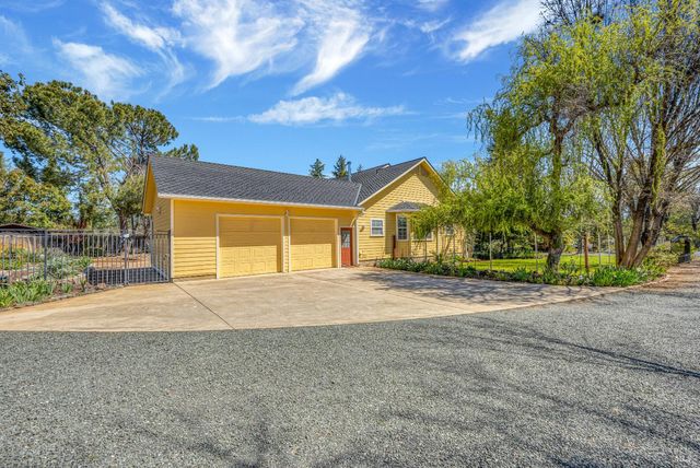 3125 Ranch Ct, Lakeport, CA 95453