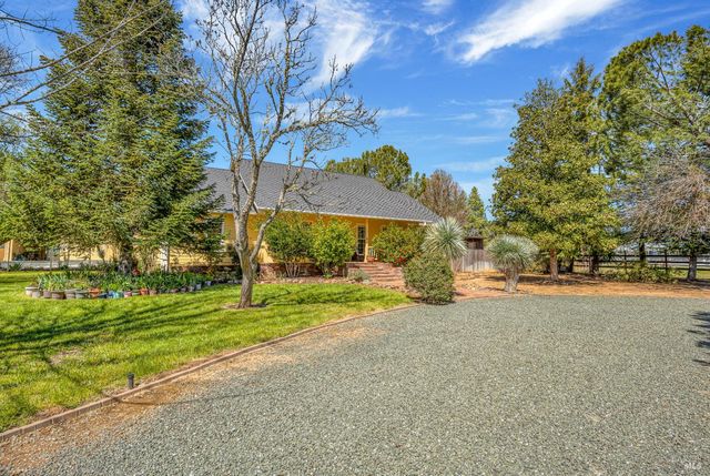 3125 Ranch Ct, Lakeport, CA 95453
