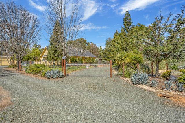 3125 Ranch Ct, Lakeport, CA 95453