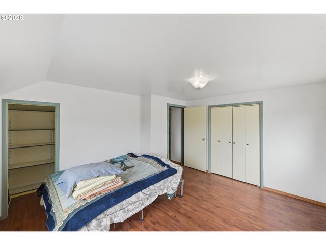 1545 MEADE St, North Bend, OR 97459