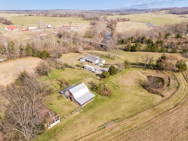 6200 Pinewood Rd, Nunnelly, TN 37137