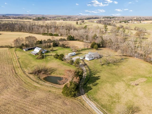 6200 Pinewood Rd, Nunnelly, TN 37137
