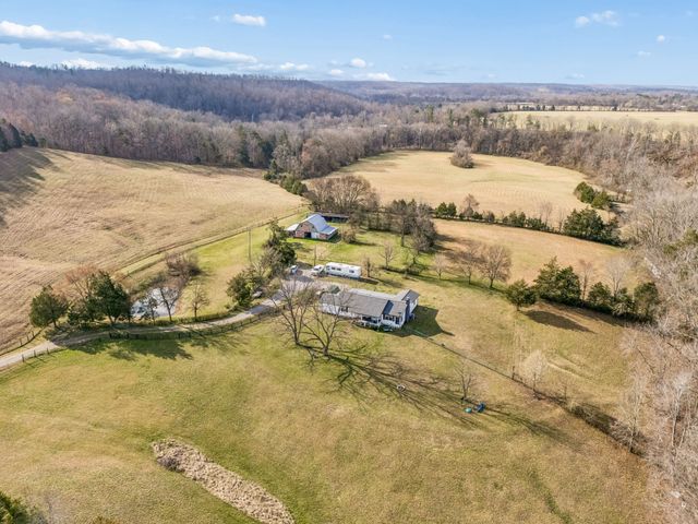 6200 Pinewood Rd, Nunnelly, TN 37137