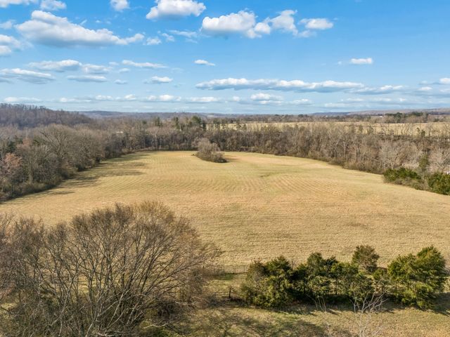 6200 Pinewood Rd, Nunnelly, TN 37137