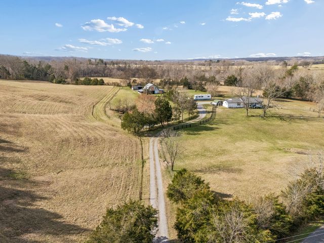 6200 Pinewood Rd, Nunnelly, TN 37137