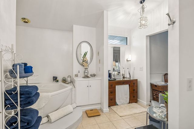 6200 Pinewood Rd, Nunnelly, TN 37137