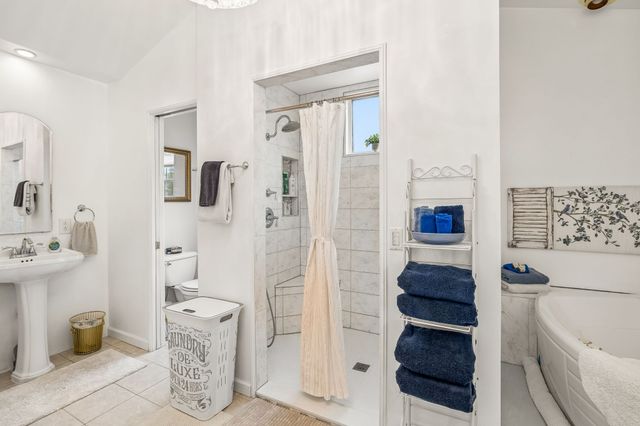 6200 Pinewood Rd, Nunnelly, TN 37137