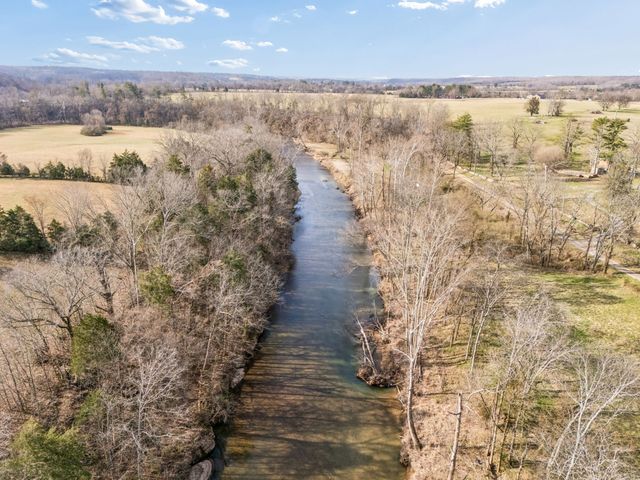 6200 Pinewood Rd, Nunnelly, TN 37137