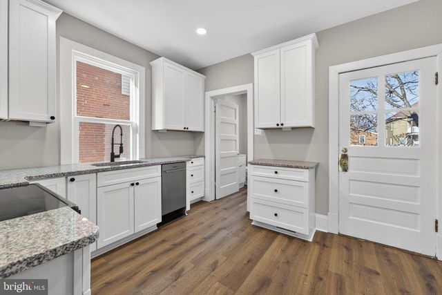 318 E PICCADILLY ST, Winchester, VA 22601