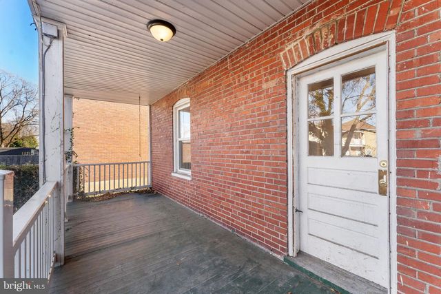 318 E PICCADILLY ST, Winchester, VA 22601