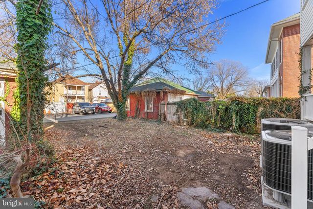 318 E PICCADILLY ST, Winchester, VA 22601